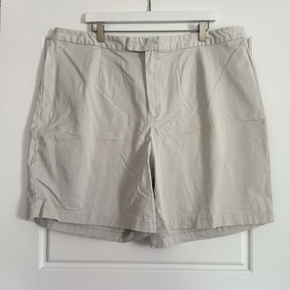 Dockers women’s Light Tan Flat Front Shorts